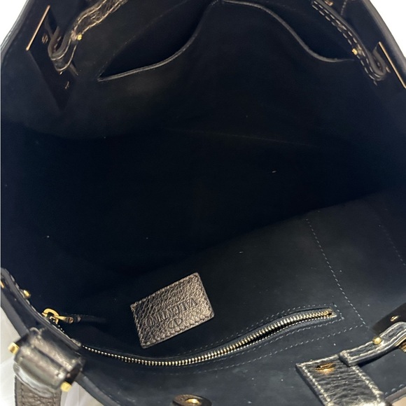 Valentino Bronze Leather Tote Bag with Spacious Interioa - Picture 9 of 15